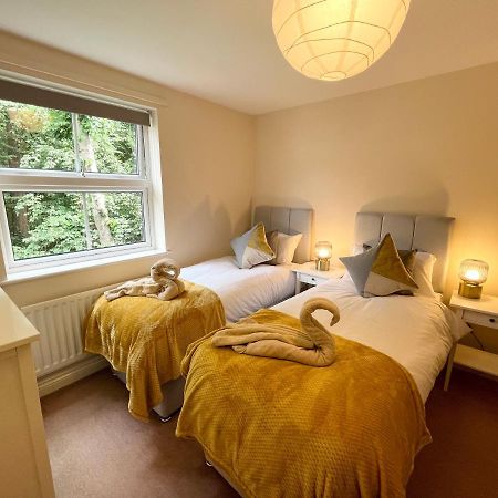 Best Price - Amazing 2 Bed 2 Bath - 4 Singles Or Super King Beds, 10 Min Walk To City Centre, 5 Minute Walk To Mayflower Theatre, Smart Tv, Ensuite, Balcony, Free Parking 南安普敦 外观 照片