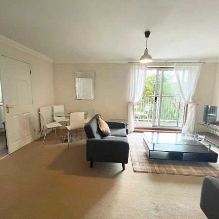 Best Price - Amazing 2 Bed 2 Bath - 4 Singles Or Super King Beds, 10 Min Walk To City Centre, 5 Minute Walk To Mayflower Theatre, Smart Tv, Ensuite, Balcony, Free Parking 南安普敦 外观 照片
