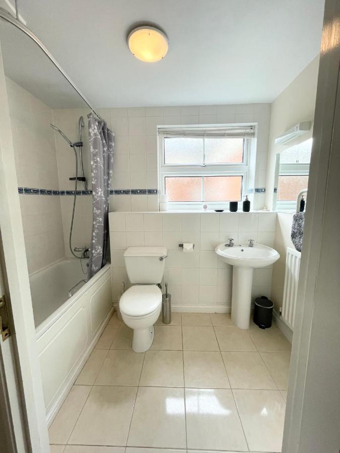 Best Price - Amazing 2 Bed 2 Bath - 4 Singles Or Super King Beds, 10 Min Walk To City Centre, 5 Minute Walk To Mayflower Theatre, Smart Tv, Ensuite, Balcony, Free Parking 南安普敦 外观 照片