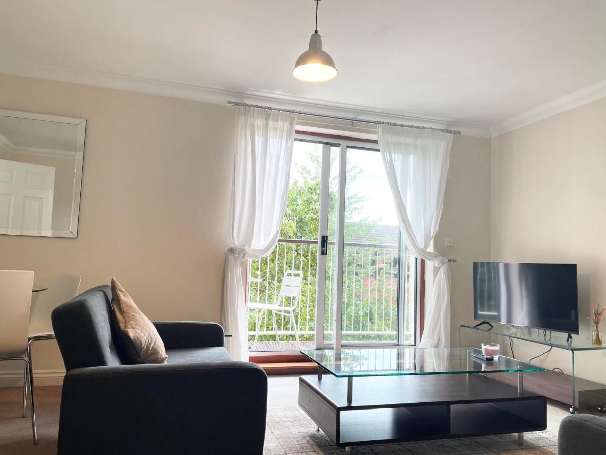 Best Price - Amazing 2 Bed 2 Bath - 4 Singles Or Super King Beds, 10 Min Walk To City Centre, 5 Minute Walk To Mayflower Theatre, Smart Tv, Ensuite, Balcony, Free Parking 南安普敦 外观 照片