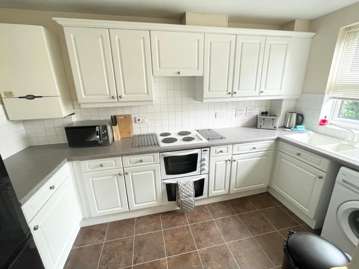 Best Price - Amazing 2 Bed 2 Bath - 4 Singles Or Super King Beds, 10 Min Walk To City Centre, 5 Minute Walk To Mayflower Theatre, Smart Tv, Ensuite, Balcony, Free Parking 南安普敦 外观 照片
