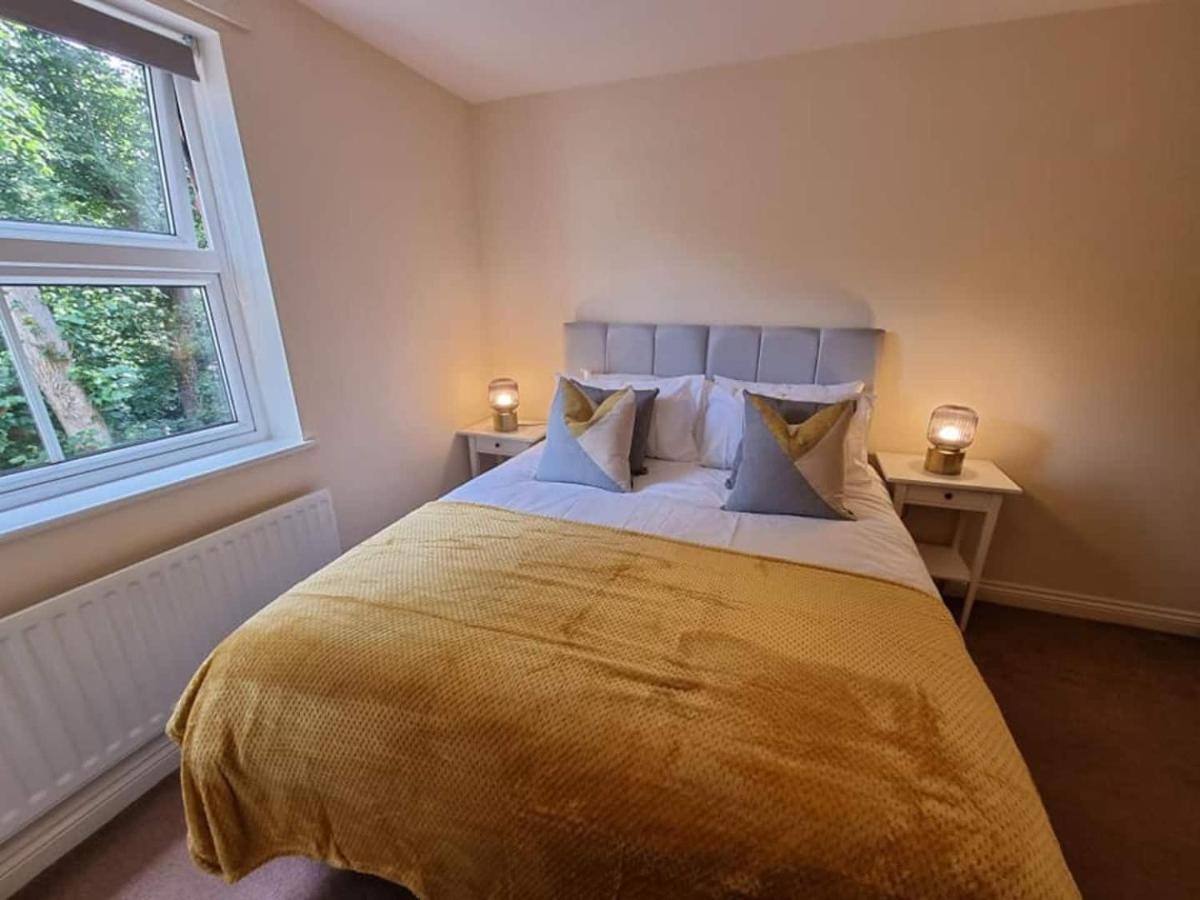 Best Price - Amazing 2 Bed 2 Bath - 4 Singles Or Super King Beds, 10 Min Walk To City Centre, 5 Minute Walk To Mayflower Theatre, Smart Tv, Ensuite, Balcony, Free Parking 南安普敦 外观 照片