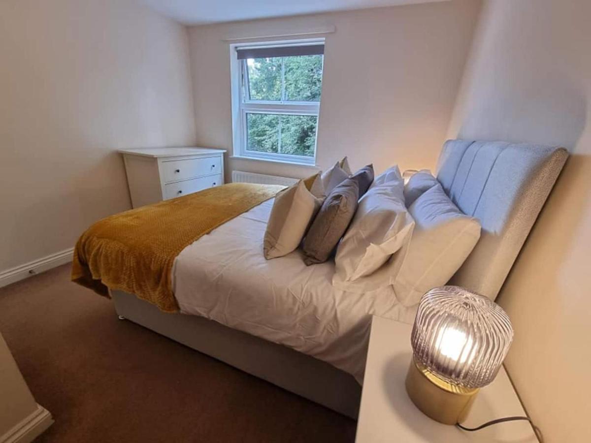 Best Price - Amazing 2 Bed 2 Bath - 4 Singles Or Super King Beds, 10 Min Walk To City Centre, 5 Minute Walk To Mayflower Theatre, Smart Tv, Ensuite, Balcony, Free Parking 南安普敦 外观 照片
