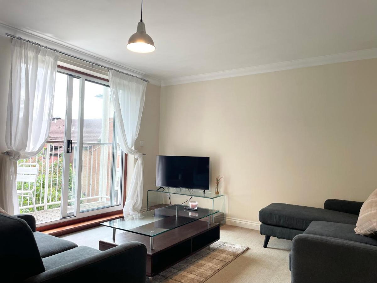 Best Price - Amazing 2 Bed 2 Bath - 4 Singles Or Super King Beds, 10 Min Walk To City Centre, 5 Minute Walk To Mayflower Theatre, Smart Tv, Ensuite, Balcony, Free Parking 南安普敦 外观 照片