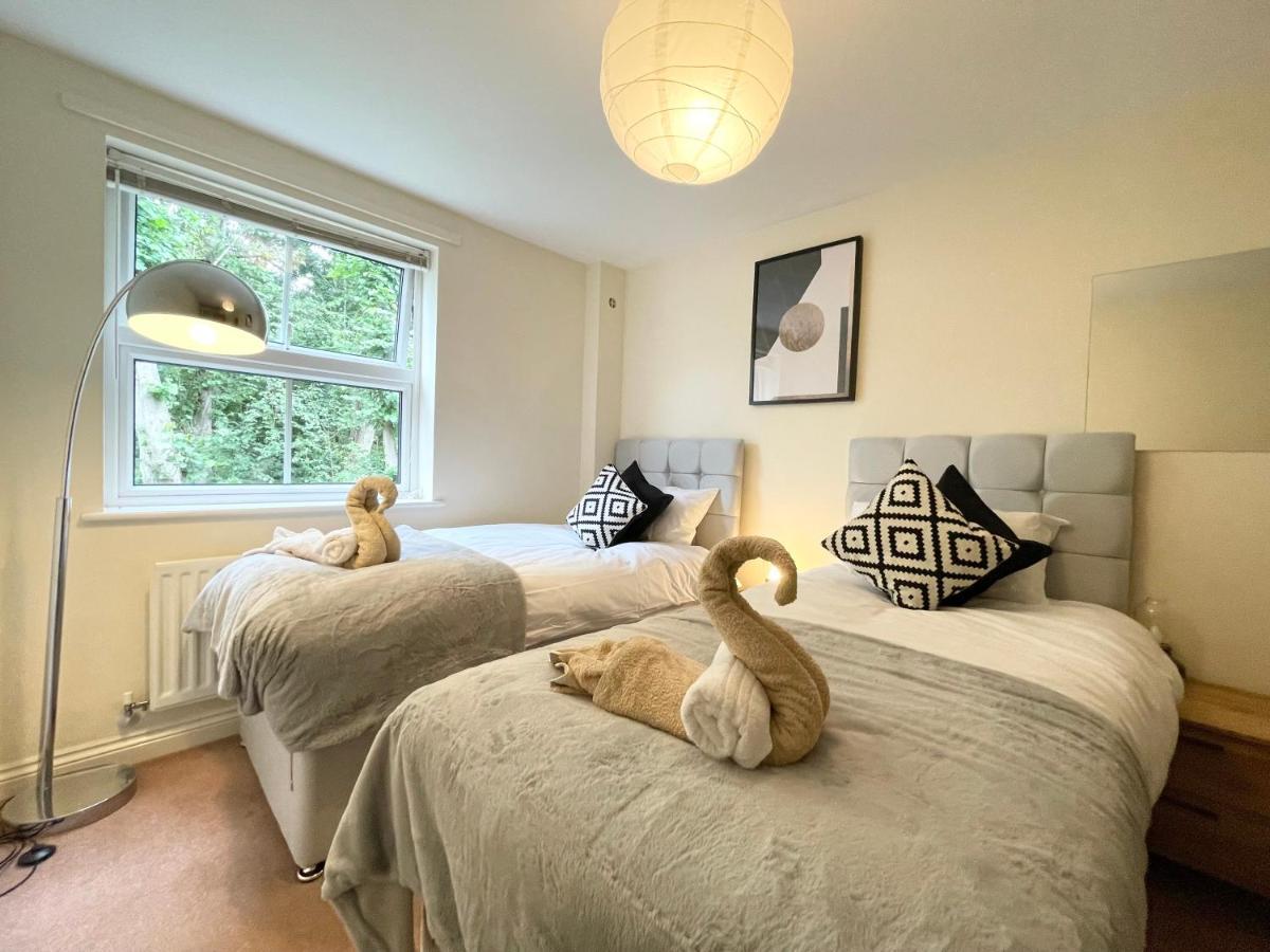 Best Price - Amazing 2 Bed 2 Bath - 4 Singles Or Super King Beds, 10 Min Walk To City Centre, 5 Minute Walk To Mayflower Theatre, Smart Tv, Ensuite, Balcony, Free Parking 南安普敦 外观 照片