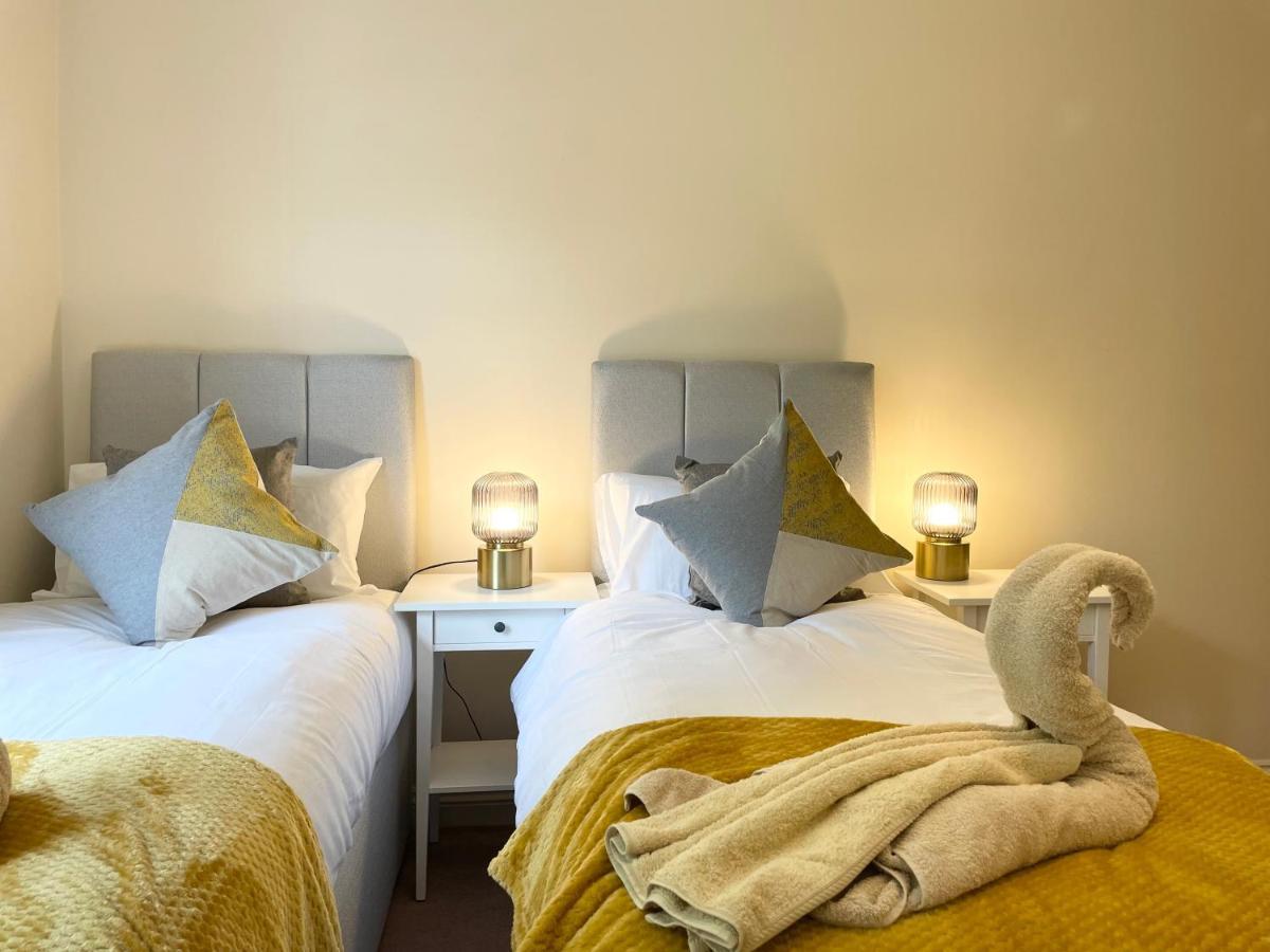 Best Price - Amazing 2 Bed 2 Bath - 4 Singles Or Super King Beds, 10 Min Walk To City Centre, 5 Minute Walk To Mayflower Theatre, Smart Tv, Ensuite, Balcony, Free Parking 南安普敦 外观 照片